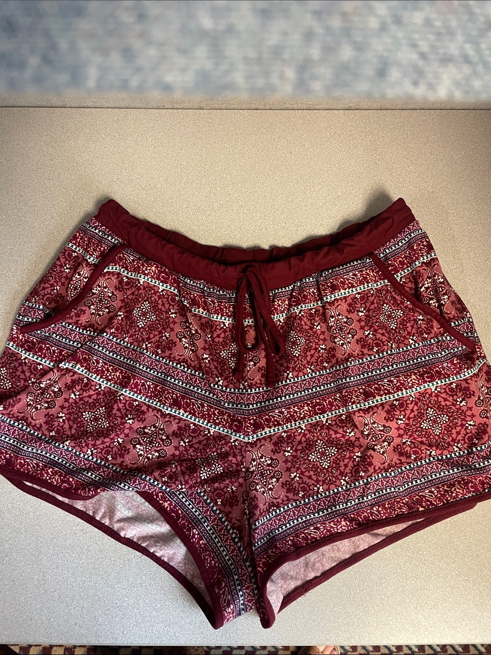 Mudd Women's Maroon Printed Drawstring Athletic Shorts